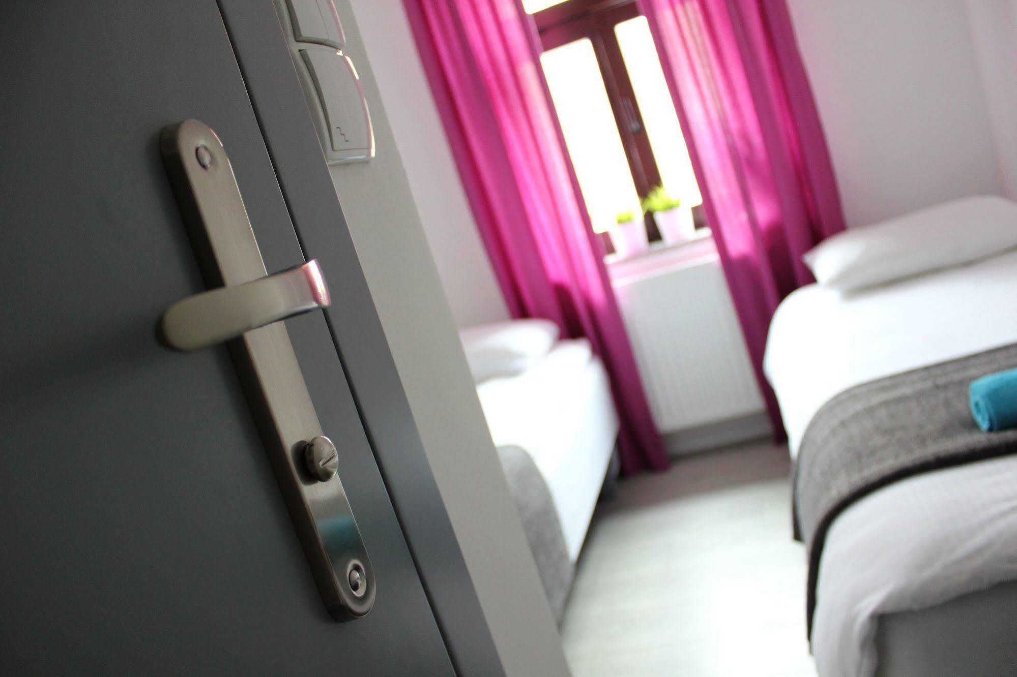 Soda Hostel & Apartments พอซนาน ภายนอก รูปภาพ